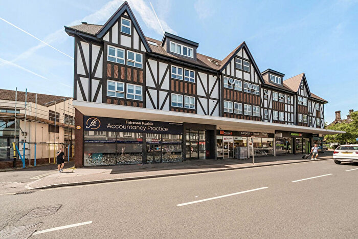 2 Bedroom Apartment For Sale In Fairway, Petts Wood, Orpington, BR5