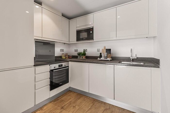 2 Bedroom Apartment To Rent In Station Approach, Epsom, Surrey, KT19