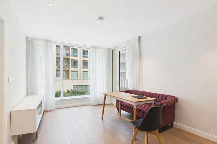 2 Bedroom Apartment To Rent In Kennington Lane, London, SE11