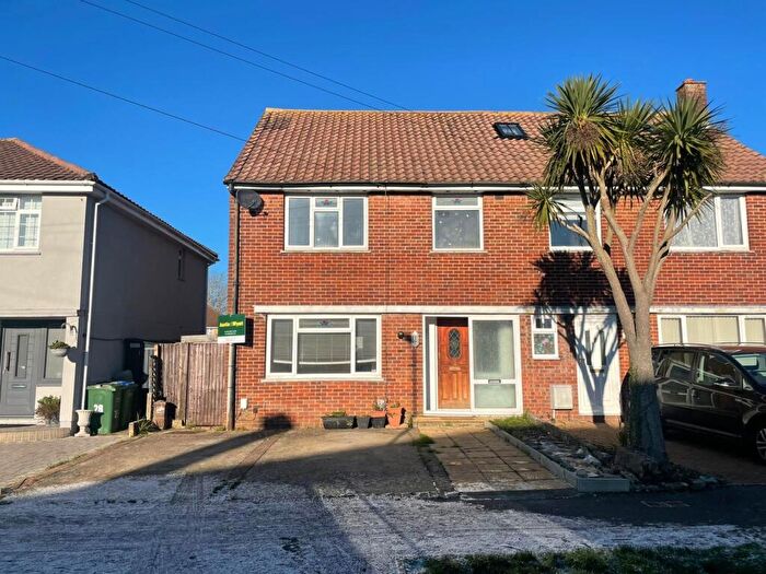 3 Bedroom House To Rent In Oak Road, PO15