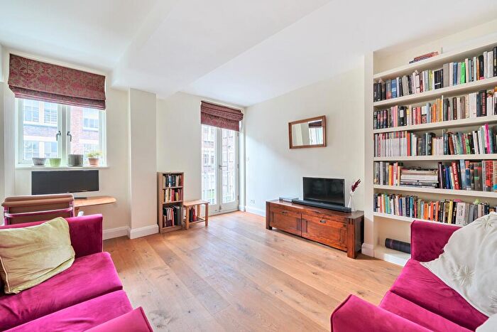 2 Bedroom Flat For Sale In Goswell Road, Clerkenwell, London, EC1V