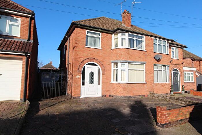 3 Bedroom Semi Detached House For Sale In Ashbourne Road, Wigston, LE18