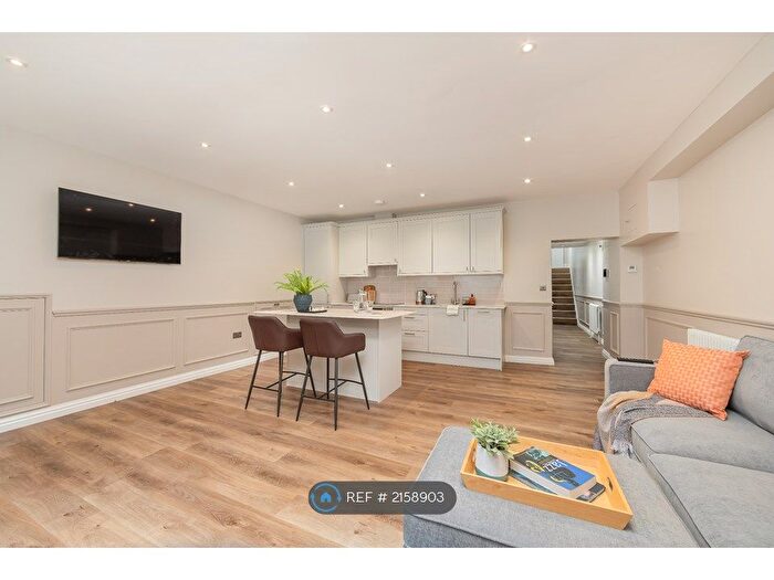 1 Bedroom Flat To Rent In Nelson Place West, Bath, BA1