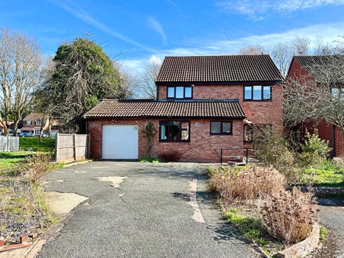 4 Bedroom Detached House For Sale In Spinney Grove, Hereford, HR1