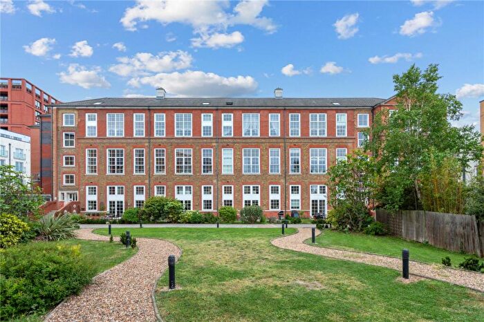 3 Bedroom Apartment For Sale In Enfield Road, London, N1