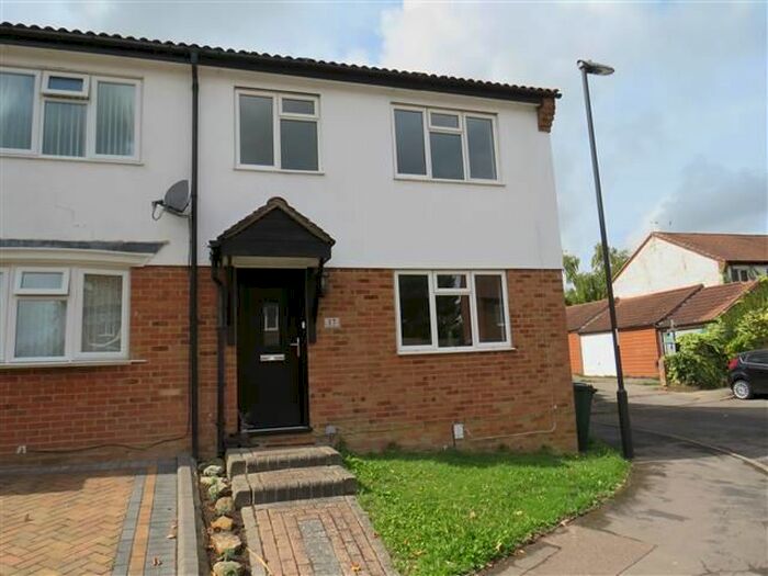 3 Bedroom Property To Rent In Budgen Close, Poundhill, Crawley, RH10