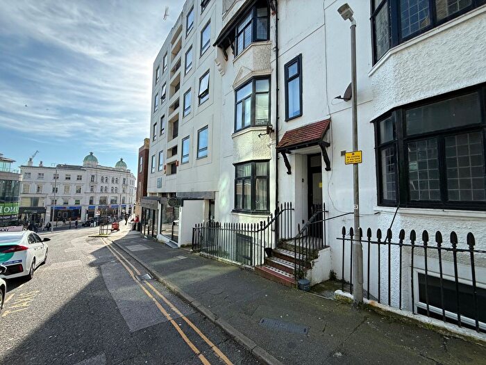 1 Bedroom Flat To Rent In Queens Square, Brighton, BN1