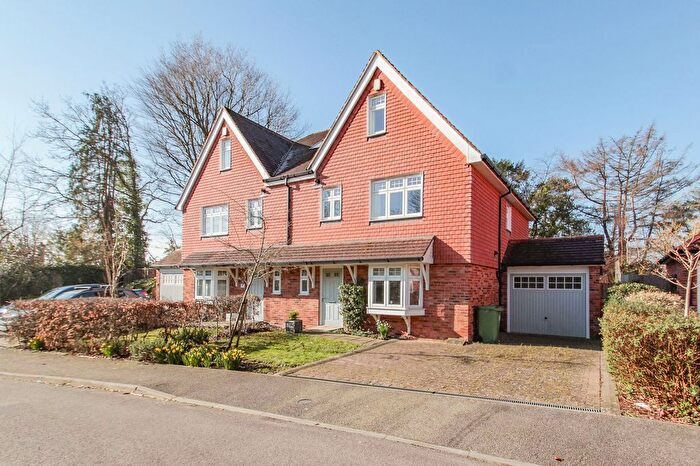 4 Bedroom Semi-Detached House For Sale In Love Lane, Mayfield, TN20