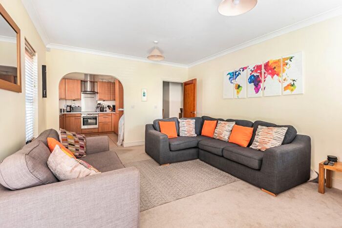 2 Bedroom Flat To Rent In Frenchay Road, Oxford, OX2