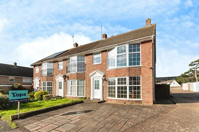 3 Bedroom End Of Terrace House For Sale In Churchill Close, Eastbourne, BN20