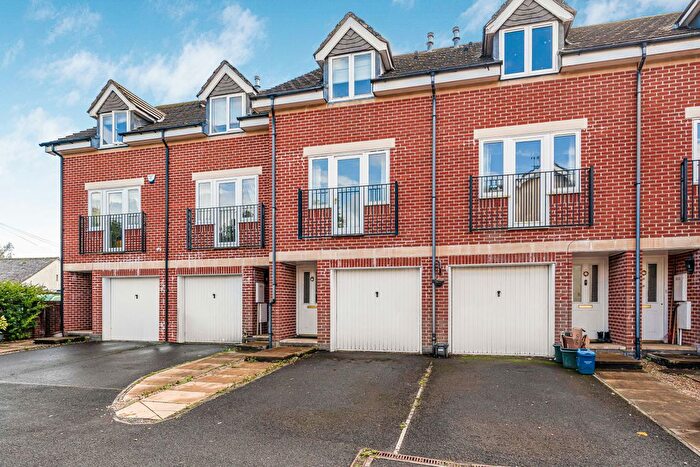 3 Bedroom Town House For Sale In Station Court, Bovey Tracey, TQ13