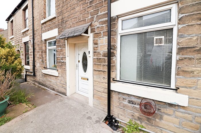 4 Bedroom Terraced House For Sale In Charlestown Road, Glossop, SK13