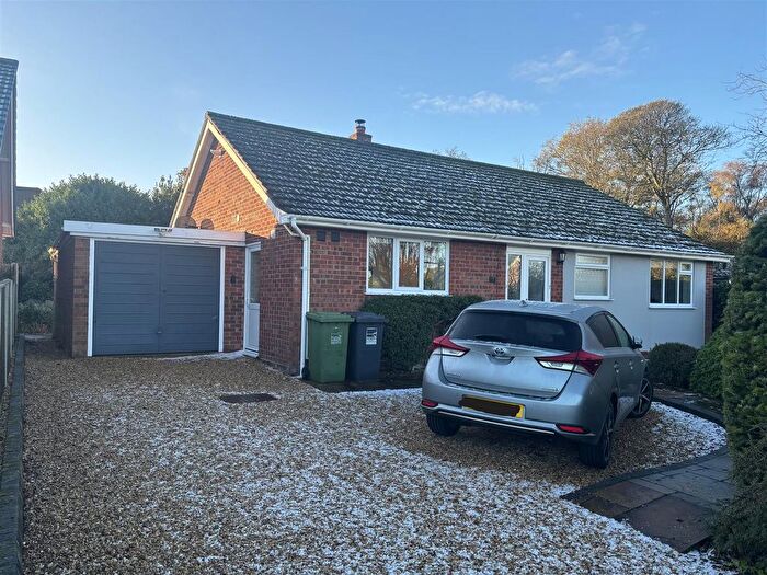 3 Bedroom Detached Bungalow To Rent In Pereers Close, Holt, NR25
