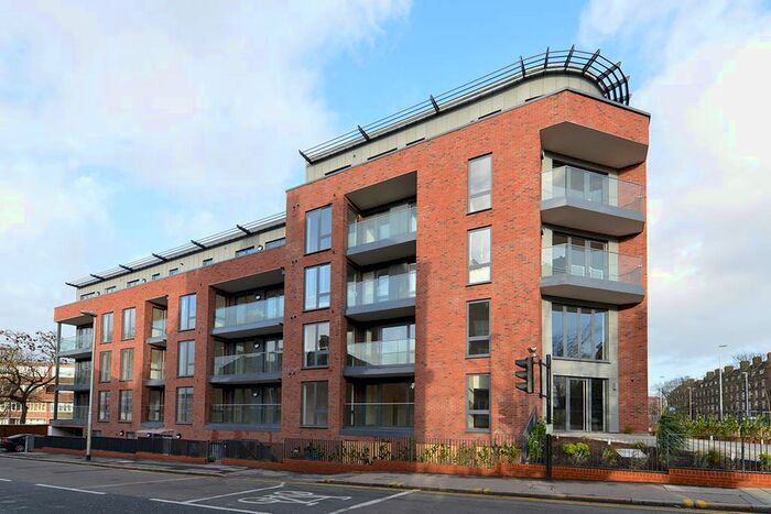 3 Bedroom Flat To Rent In Stewarts Road, London, SW8