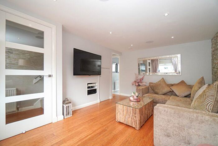 2 Bedroom End Of Terrace House For Sale In Belmont Street, Clydebank, G81