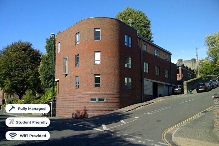 4 Bedroom Flat To Rent In Ambra Vale, Bristol, BS8