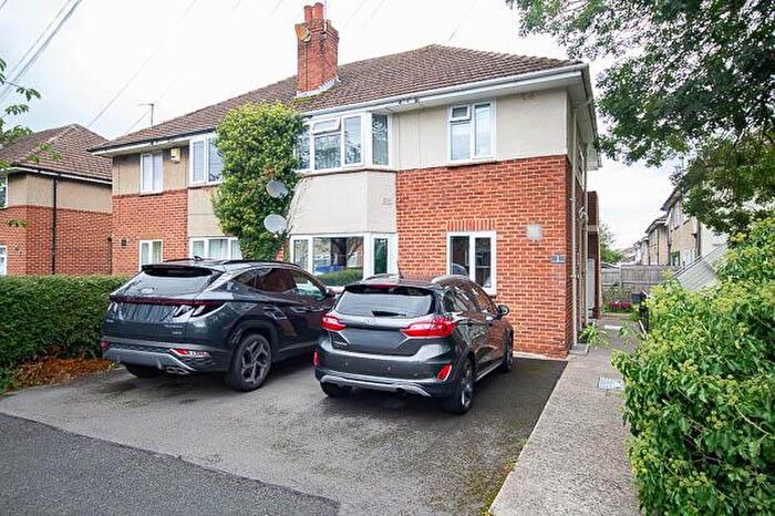 2 Bedroom Maisonette For Sale In Hawthorn Road, Cheltenham, GL51