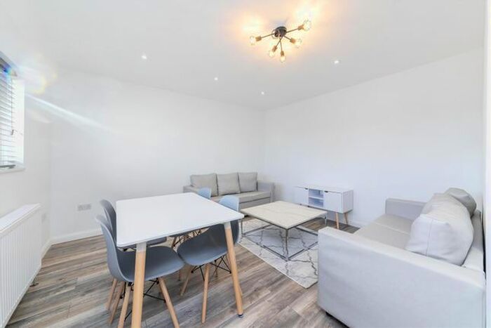2 Bedroom Maisonette To Rent In Noel Road, Acton W3