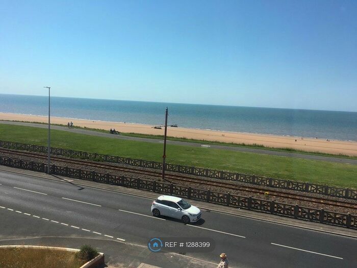 1 Bedroom Flat To Rent In Queens Promenade, Blackpool, FY2