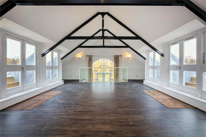 3 Bedroom Flat To Rent In Park House, Northfields, London, SW18