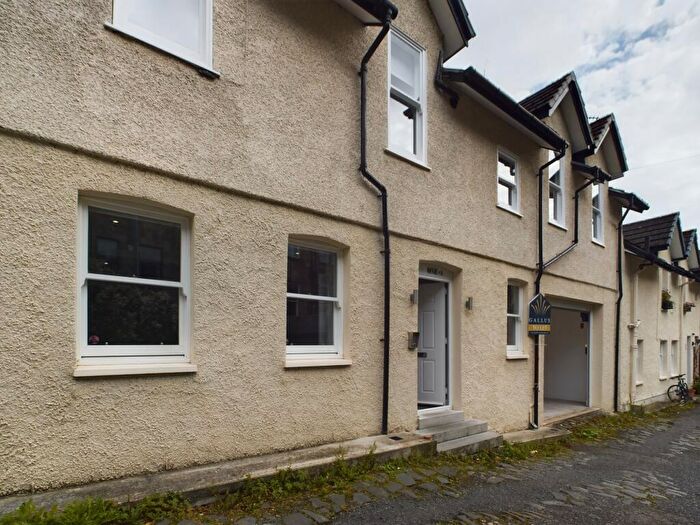 4 Bedroom House To Rent In Grosvenor Crescent Lane, G12