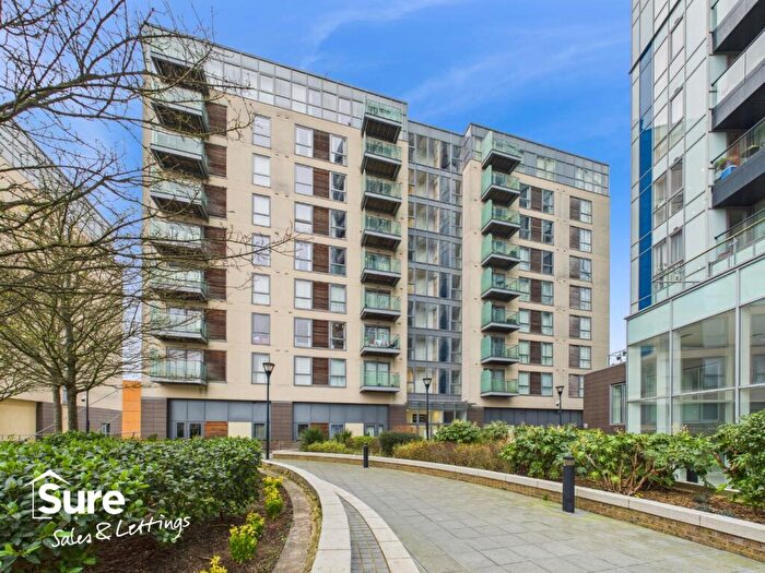 2 Bedroom Flat To Rent In Moor End Lodge, Cotterells, Hemel Hempstead, Hertfordshire, HP1