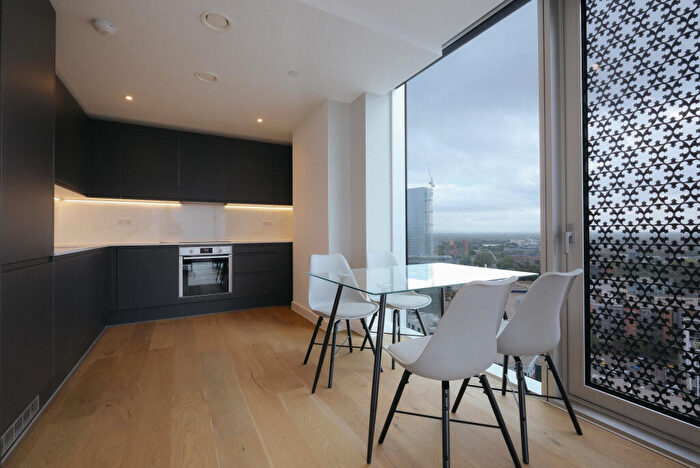 2 Bedroom Flat To Rent In Viadux, Manchester, Uk, M1