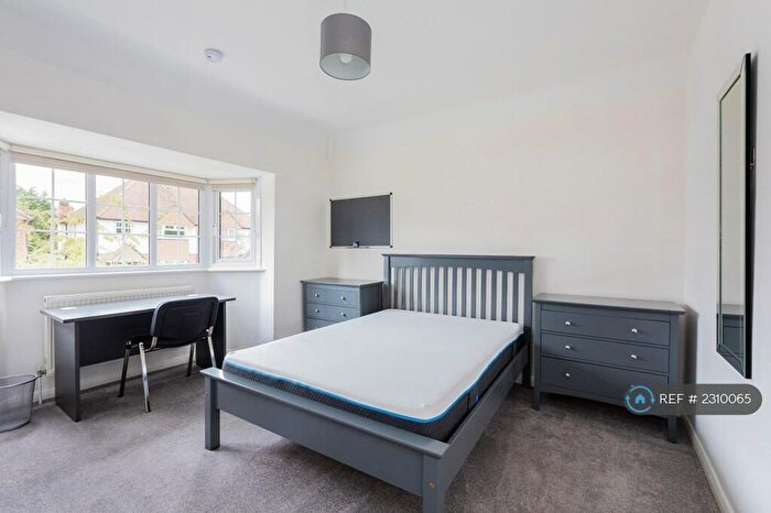 5 Bedroom Detached House To Rent In Cherry Tree Avenue, Guildford, GU2