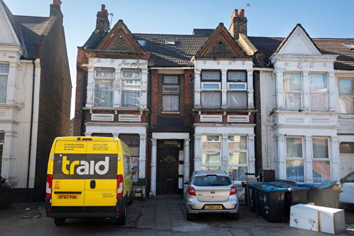 1 Bedroom Flat For Sale In Flat, Acton Lane, London, NW10