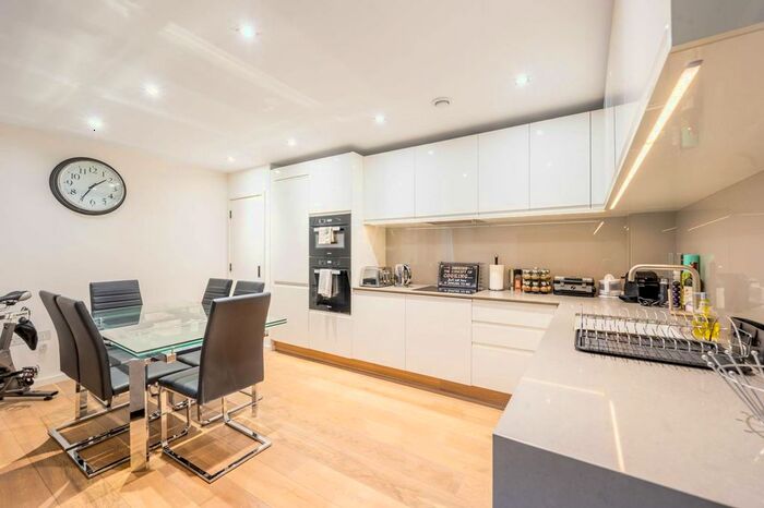 1 Bedroom Maisonette To Rent In Farm Lane, Fulham Broadway, London, SW6
