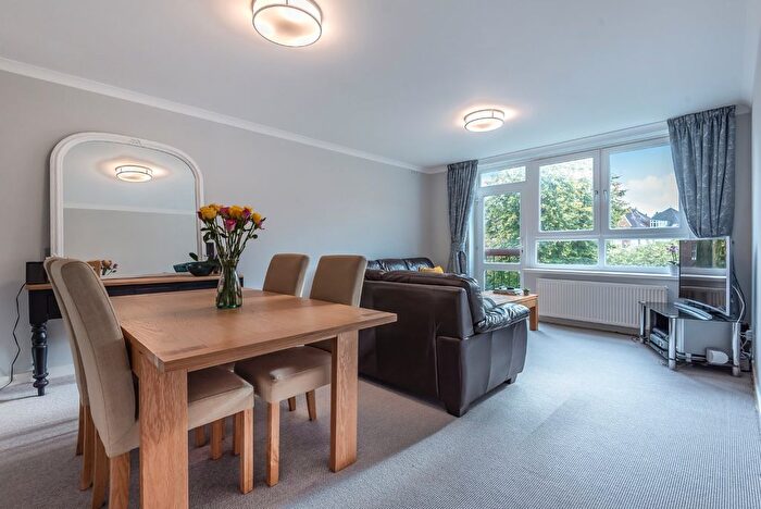 2 Bedroom Flat For Sale In Kersfield Road, London, SW15