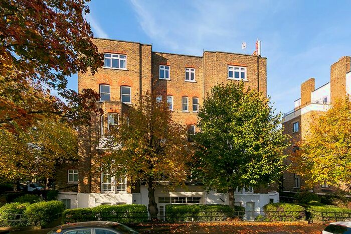 2 Bedroom Flat To Rent In Arlington Road, St. Margarets, TW1