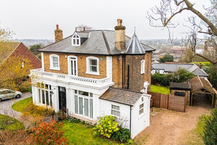 3 Bedroom Semi Detached House For Sale In Erith Road, Belvedere, Kent, DA17