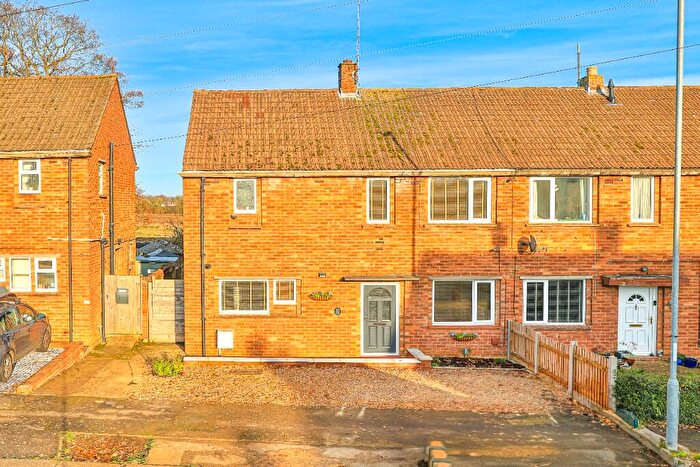 3 Bedroom Semi-Detached House For Sale In Edith Road, Kettering, Northamptonshire, NN16