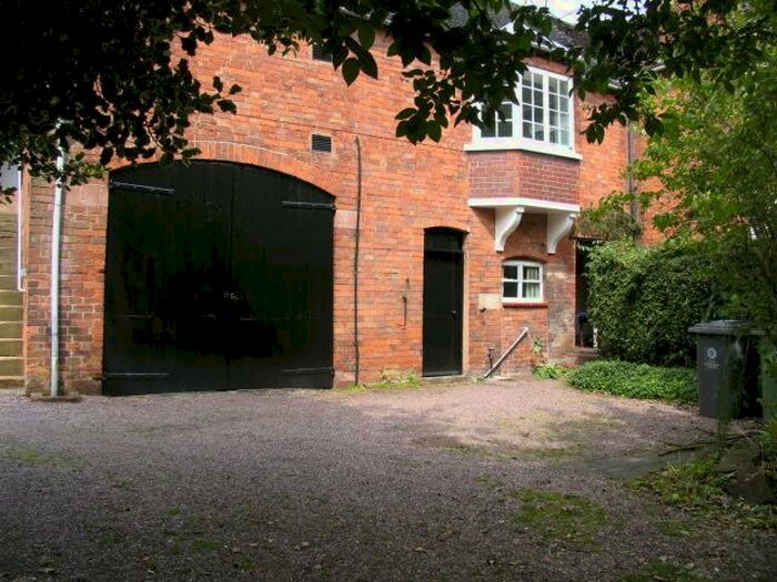 3 Bedroom Flat To Rent In Upper Foreign, ST19