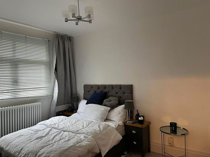 2 Bedroom Maisonette To Rent In Liberty Avenue, Colliers Wood, SW19