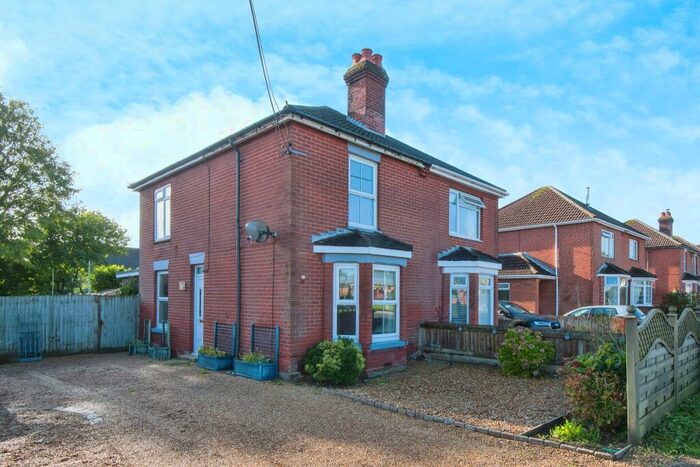 3 Bedroom Semi-Detached House To Rent In Hedge End, SO30