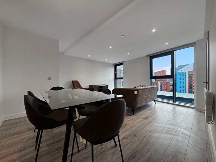 3 Bedroom Flat To Rent In The Radiant, Leeds City Centre, LS3