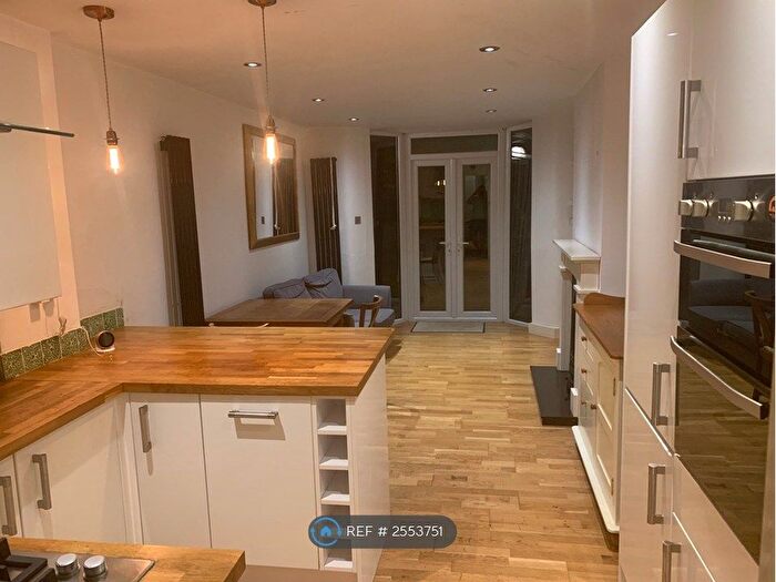 2 Bedroom Flat To Rent In Nunhead, London, SE15