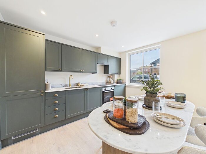 2 Bedroom Flat To Rent In High Street, Worthing, BN11