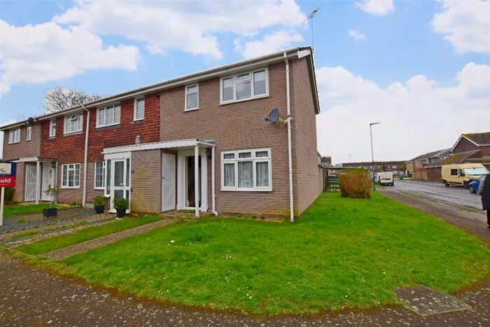 2 Bedroom End Of Terrace House To Rent In The Hartings, Bognor Regis, West Sussex, PO22