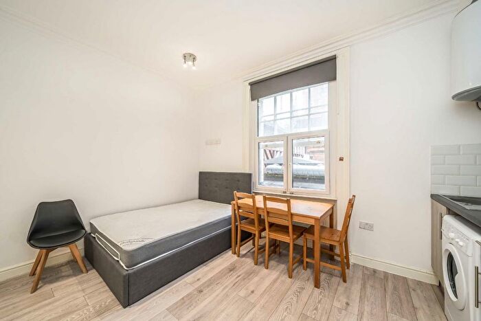 Studio To Rent In High Street, Croydon, CR0