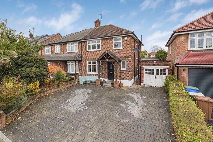 3 Bedroom Semi Detached House For Sale In Glenhurst Avenue, Bexley, DA5