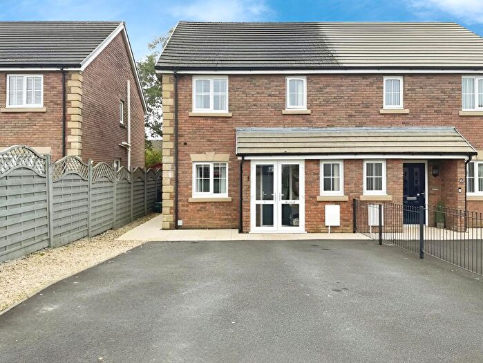 3 Bedroom Semi-Detached House For Sale In Cysgod Y Gors, Gorslas, Llanelli, SA14