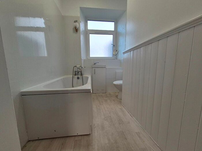 1 Bedroom Flat To Rent In Nelson Street, Largs, North Ayrshire, KA30