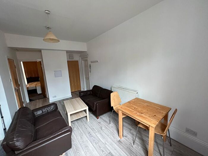 Block Of Flats To Rent In Hyde Terrace, Leeds, LS2