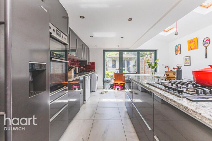 5 Bedroom Terraced House For Sale In Nutfield Road, London, SE22