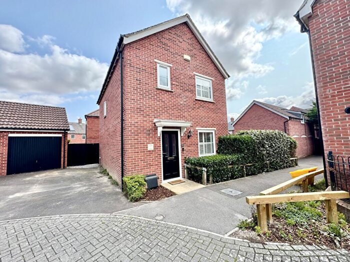 3 Bedroom Detached House For Sale In The Rickyard, Shaftesbury - No Onward Chain, SP7