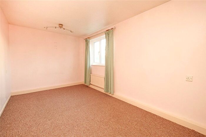 1 Bedroom Flat To Rent In Otley Road, Charlestown, Shipley, West Yorkshire, BD17