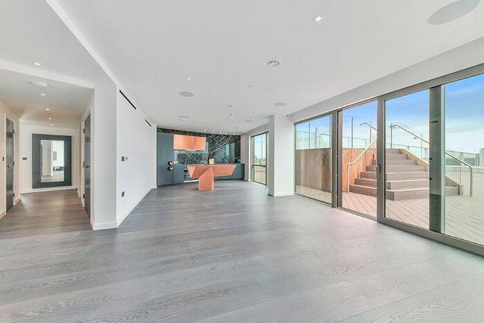 3 Bedroom Flat To Rent In Cutter Lane, London, SE10